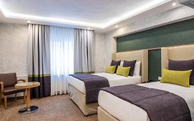 Carlton Hotel Old City  4*